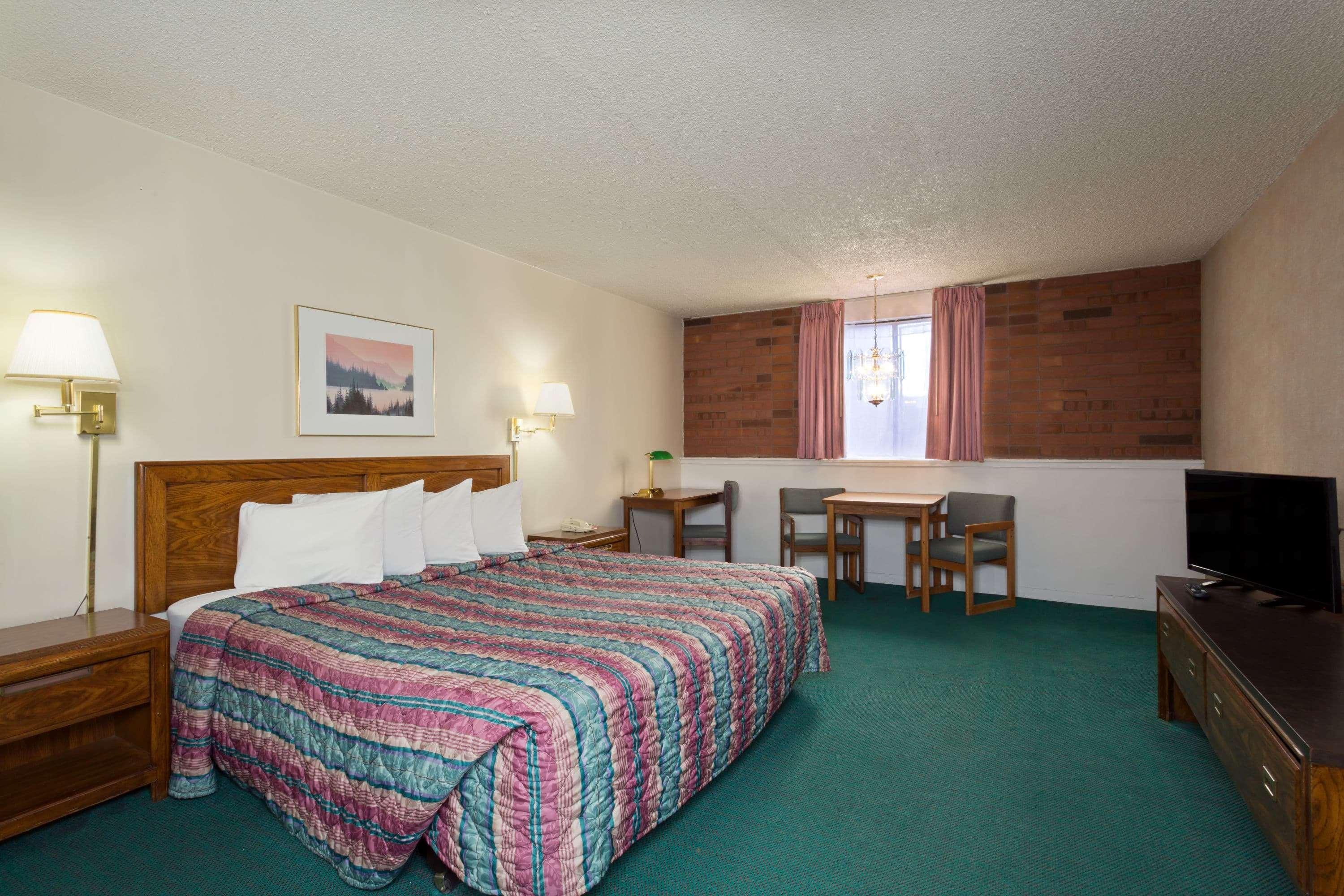 Ramada By Wyndham Richfield Ut I-70 Hotel Exterior photo