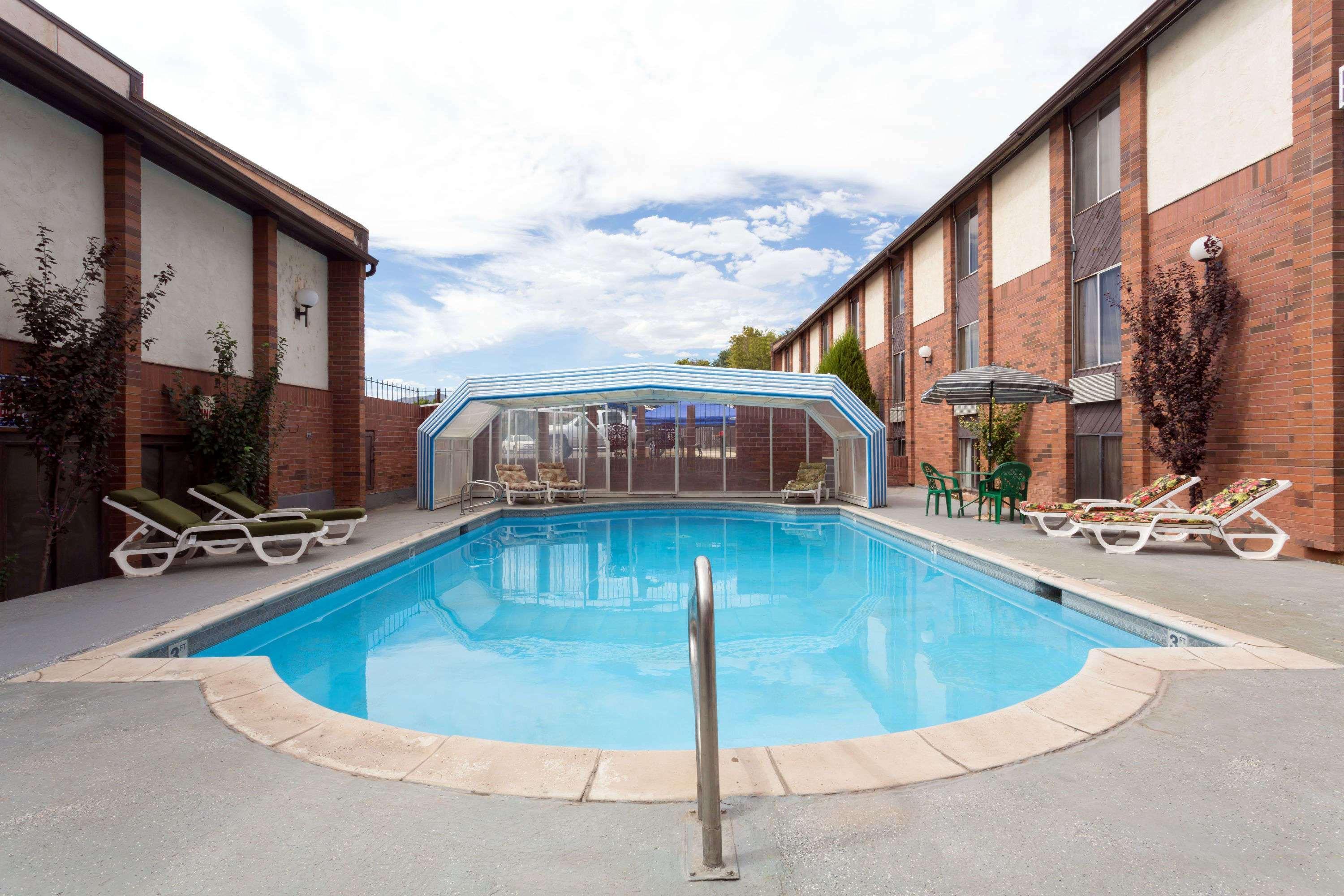 Ramada By Wyndham Richfield Ut I-70 Hotel Exterior photo
