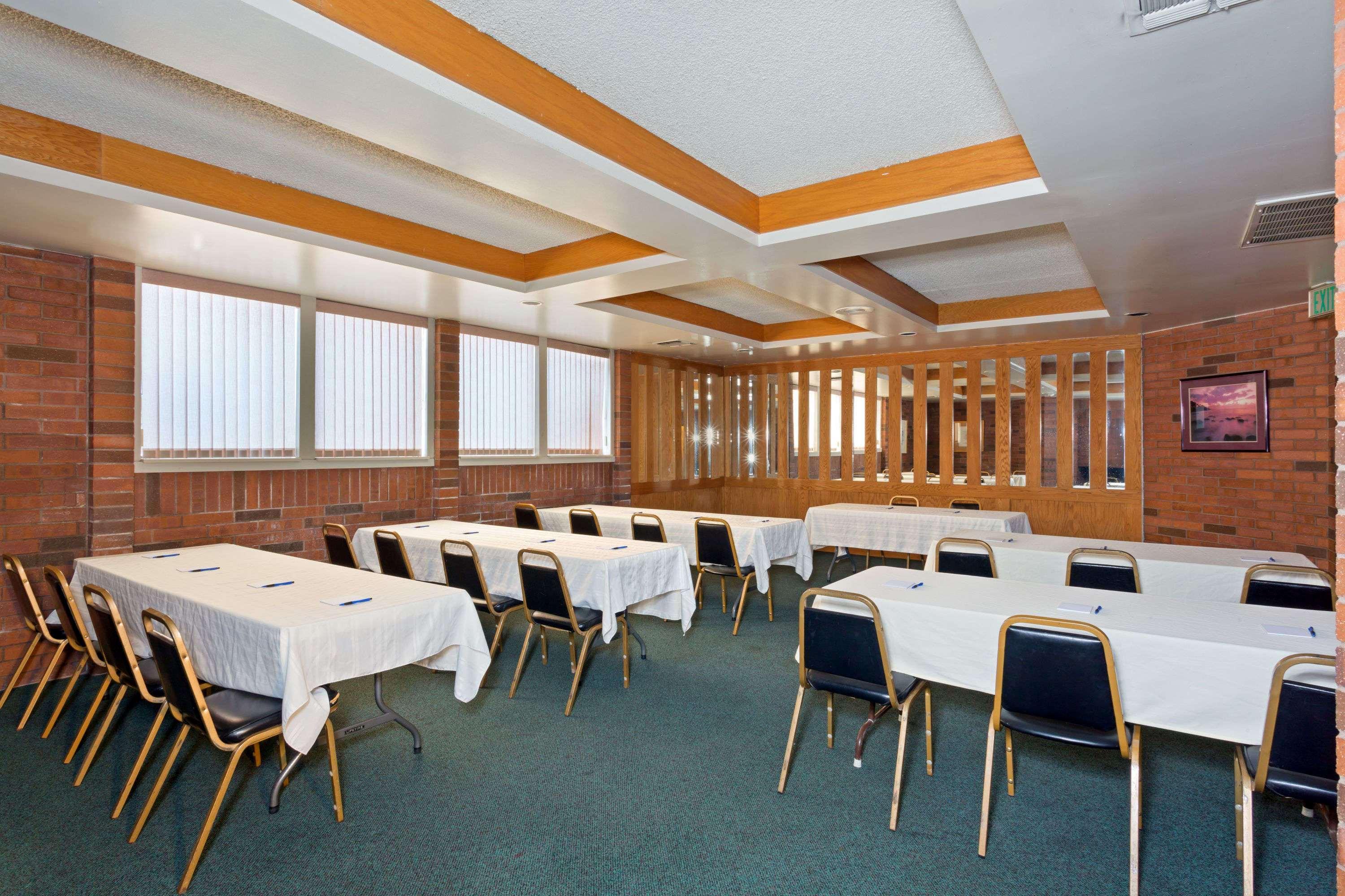 Ramada By Wyndham Richfield Ut I-70 Hotel Exterior photo