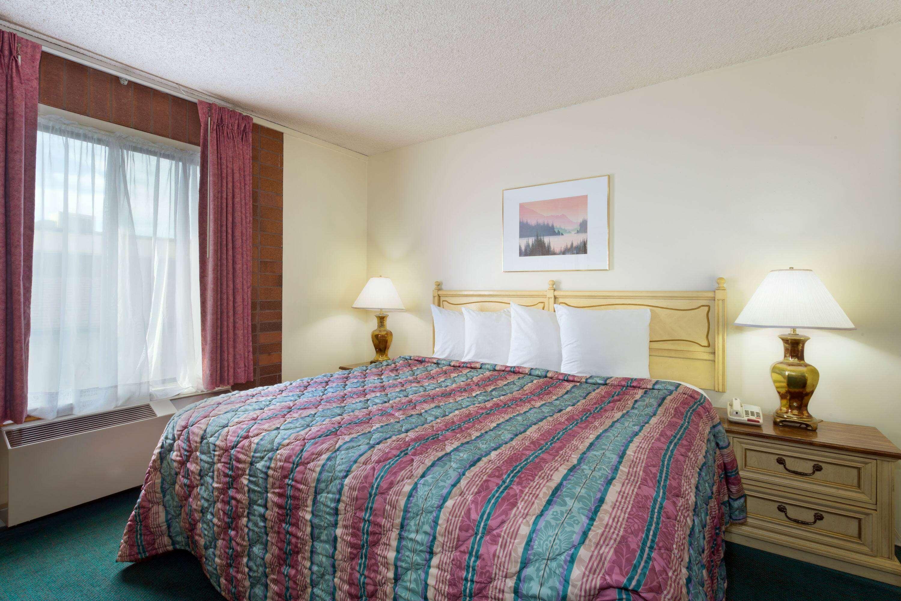 Ramada By Wyndham Richfield Ut I-70 Hotel Exterior photo