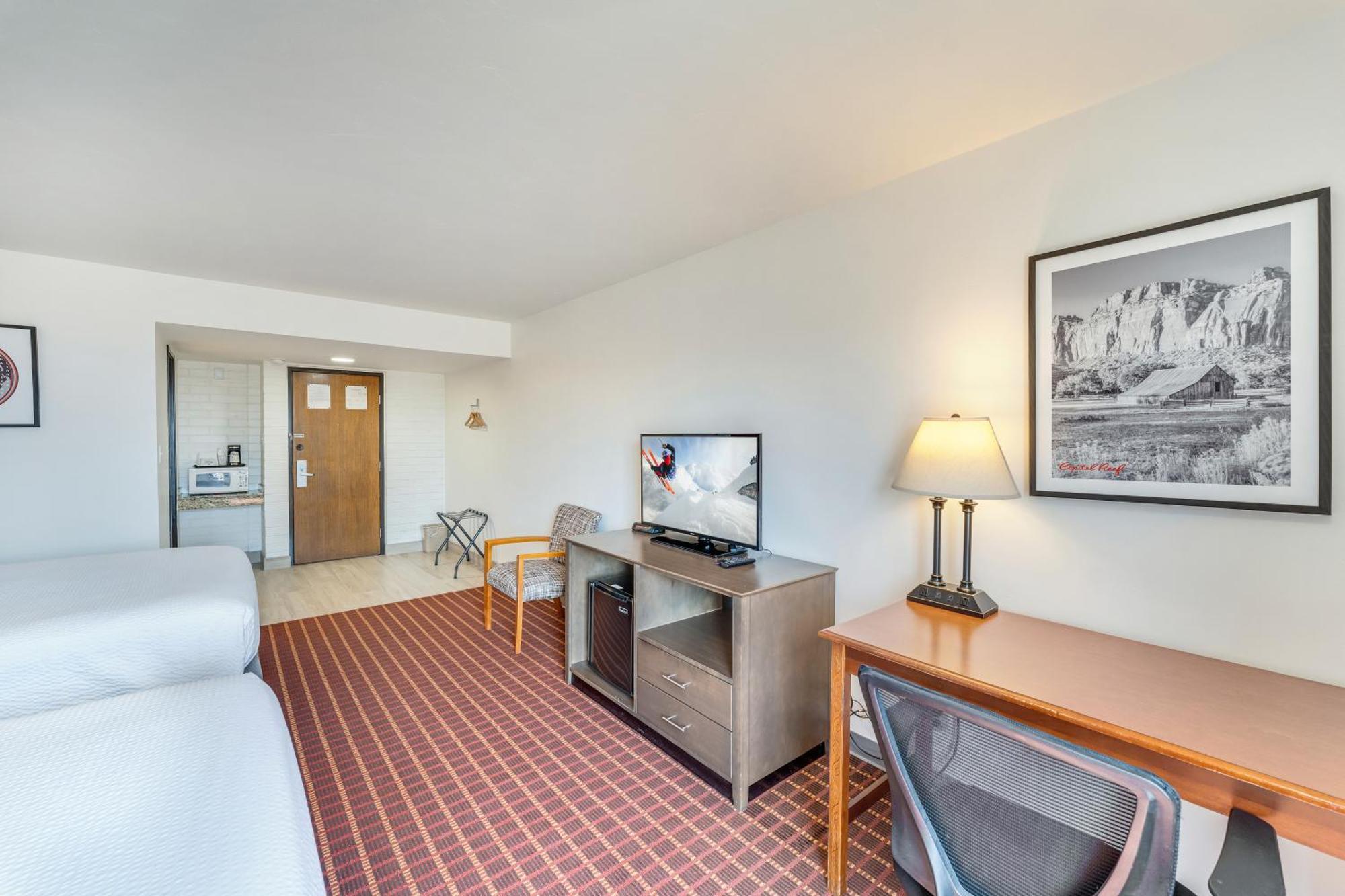 Ramada By Wyndham Richfield Ut I-70 Hotel Exterior photo