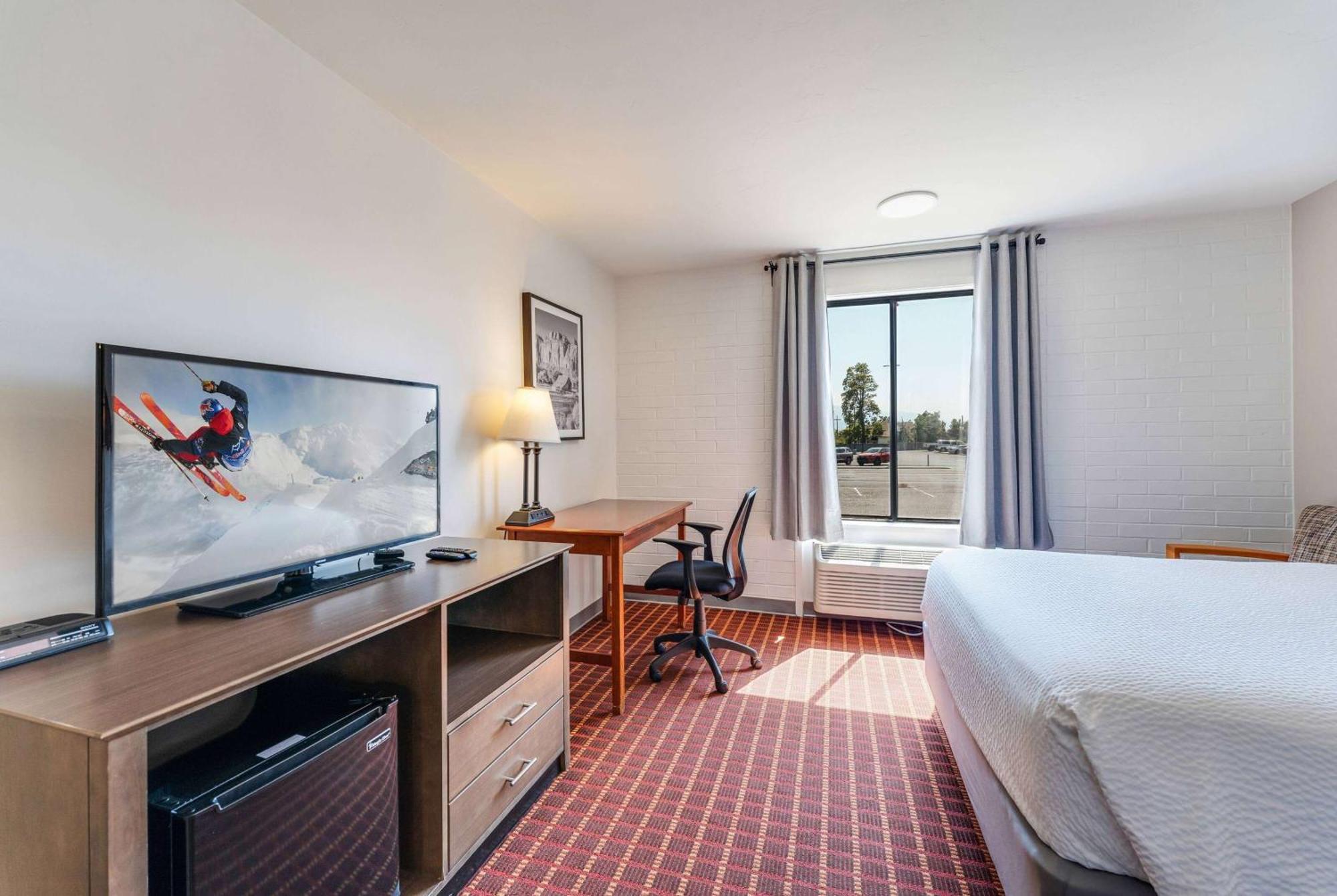 Ramada By Wyndham Richfield Ut I-70 Hotel Exterior photo