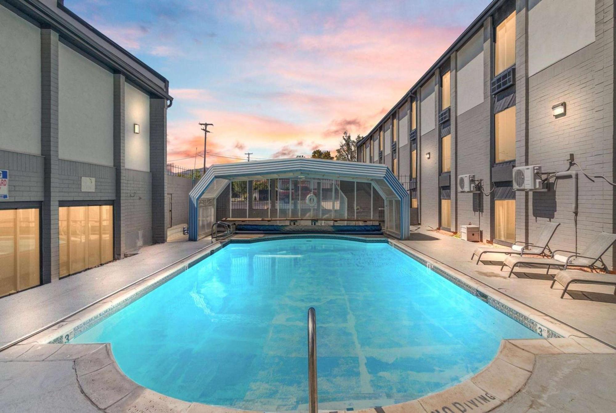 Ramada By Wyndham Richfield Ut I-70 Hotel Exterior photo