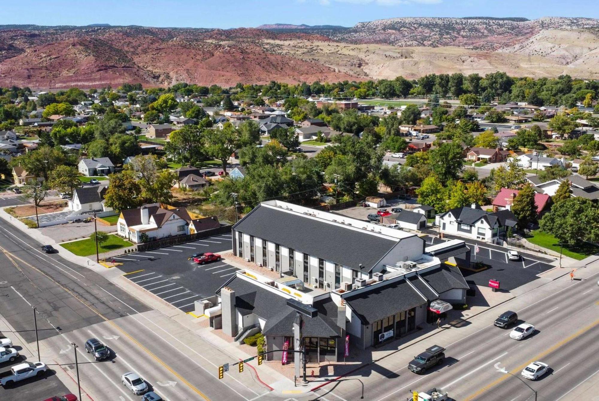 Ramada By Wyndham Richfield Ut I-70 Hotel Exterior photo